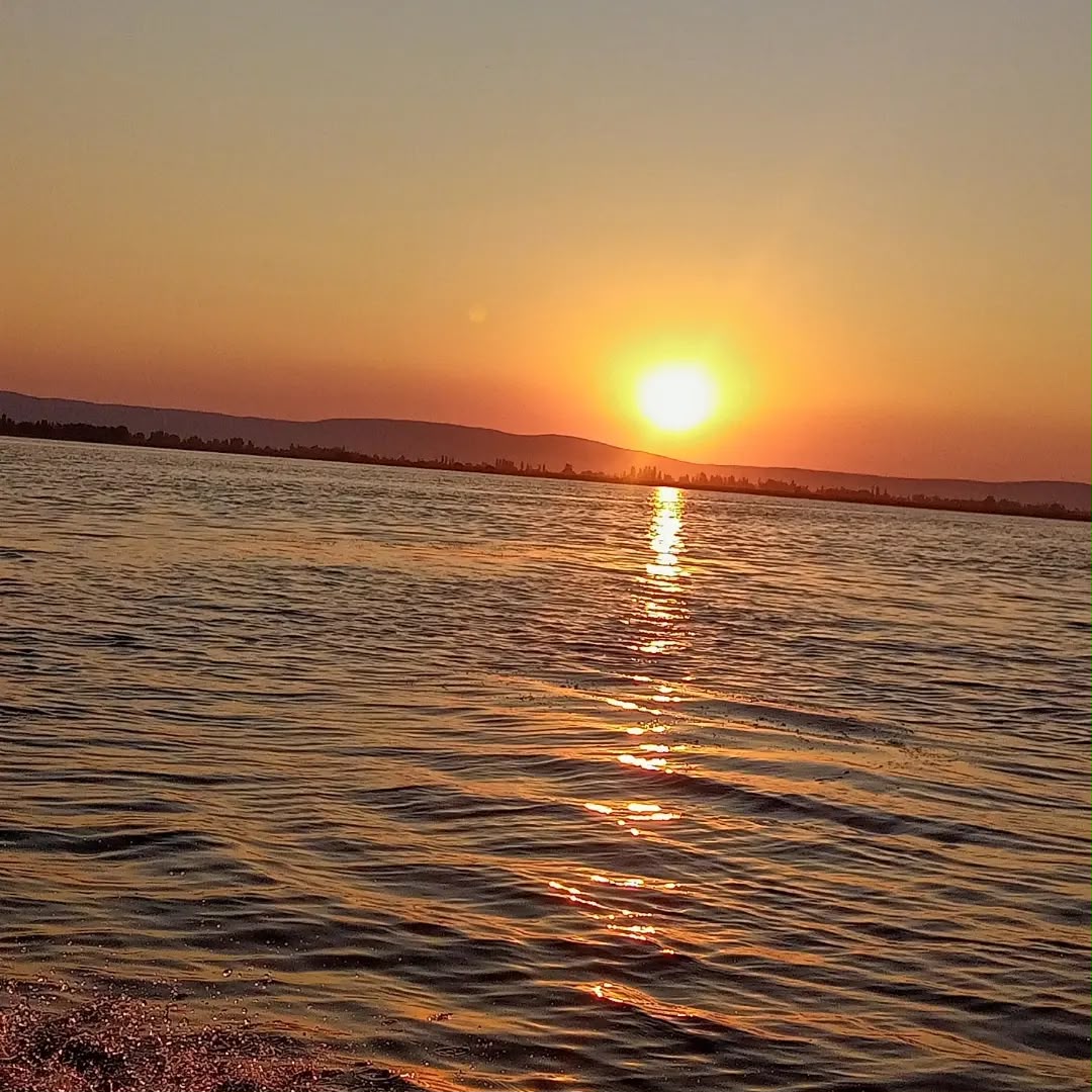 Işıklı Gölü günbatımı suya yansıması fotoğrafı